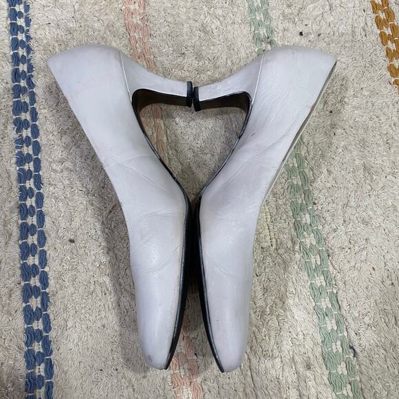 Easy Spirit Leather Heels Bundle Size 7 AAA Navy, Beige and White Low Heel Pumps - Picture 13 of 16